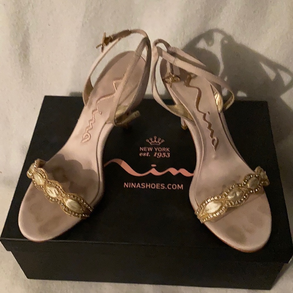 Eveningwear shoe medium heel